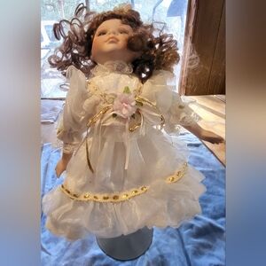 Limited Edition Flying Angel Porcelain doll by Gepeddo